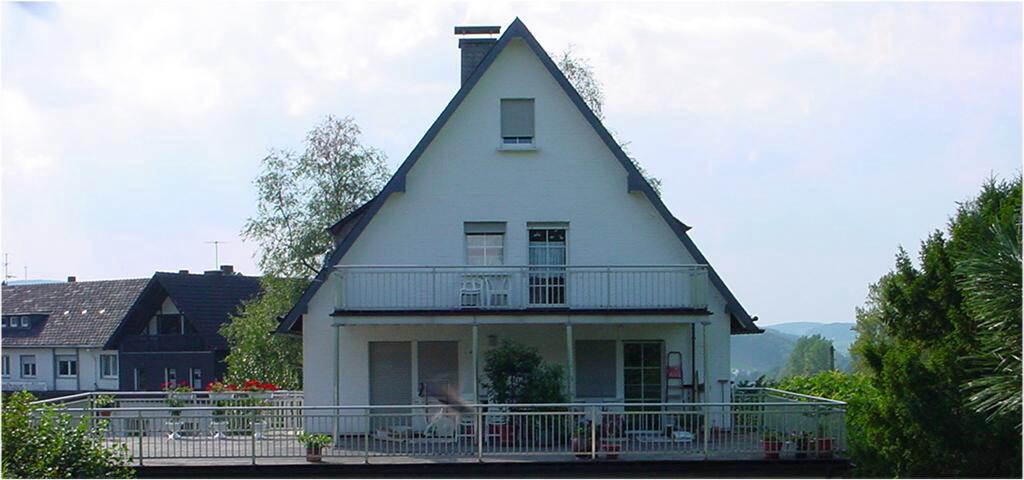 Parapetto balcone sopra e sotto